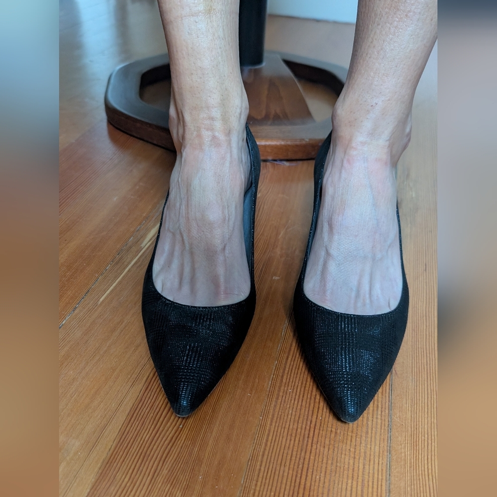 Stuart Weitzman Block Heel Pump, Size 9 - Picture 7 of 13